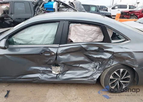 2024 Volkswagen Jetta 1.5T S z USA, uszkodzony, nr VIN 3VW5M7BU8RM093831